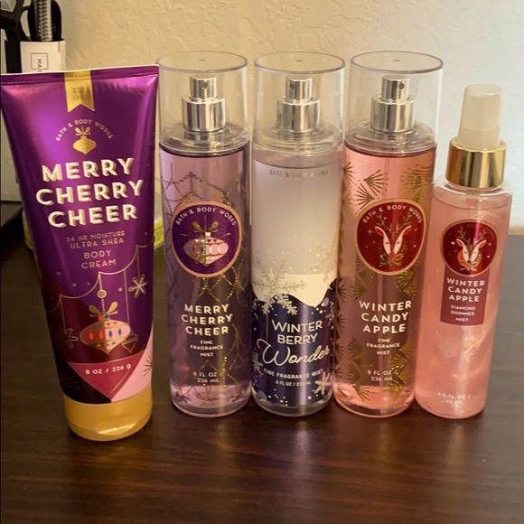 Set of 5 Bath and Body Works Christmas Scents